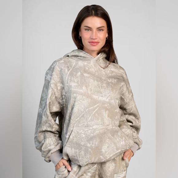 Comfrt Tops - Comfrt Collection Camo Hoodie Size S Brown WoodCamouflage Fleece Sweatshirt NWT